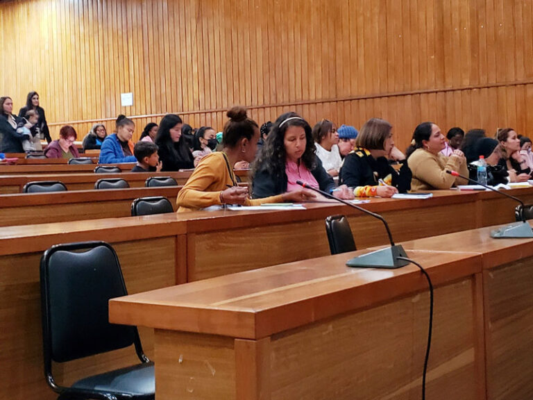 Foreign women attending Apoya Mujer Migrante Day, La Serena 2022.