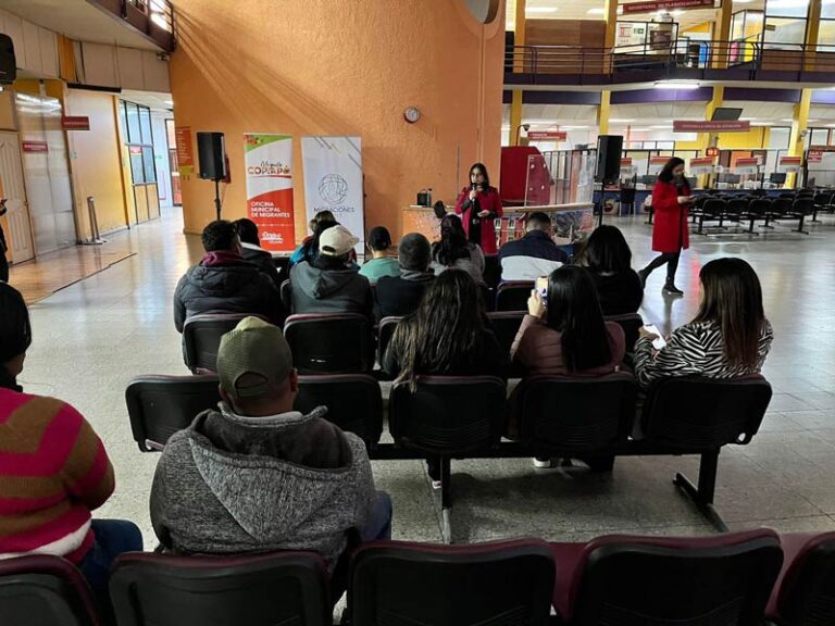 Charla sobre Empadronamiento Biométrico en la oficina Municipal de Migrantes de Copiapó