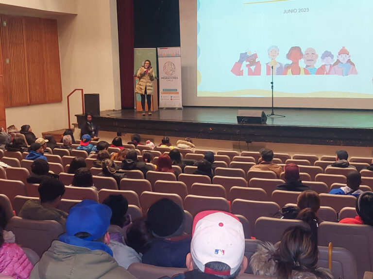 Charla sobre empadronamiento biométrico en la Región de Los Ríos