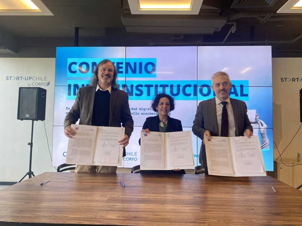 Firma de convenio interinstitucional entre Sermig, Corfo e InvestChile