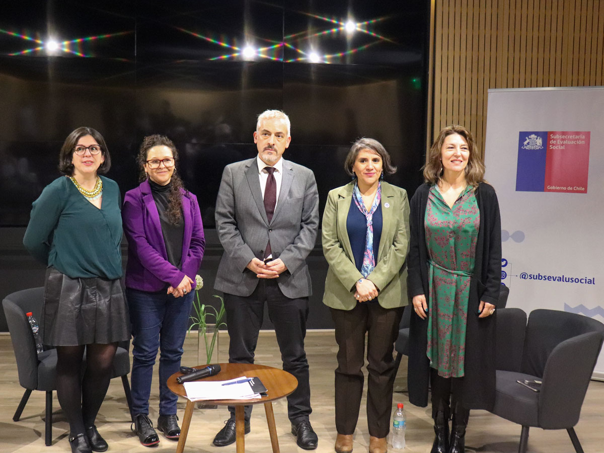 El director del SERMIG, presente en el encuentro de análisis de la Encuesta Casen 2022.