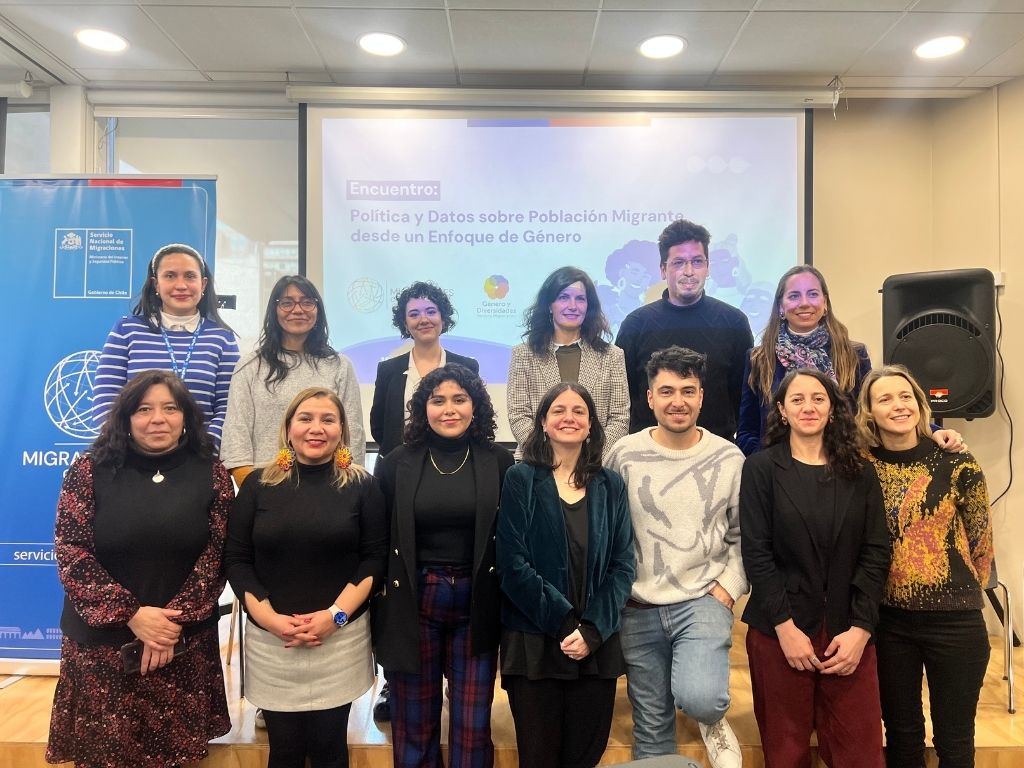 Foto grupal de expositores y asistentes