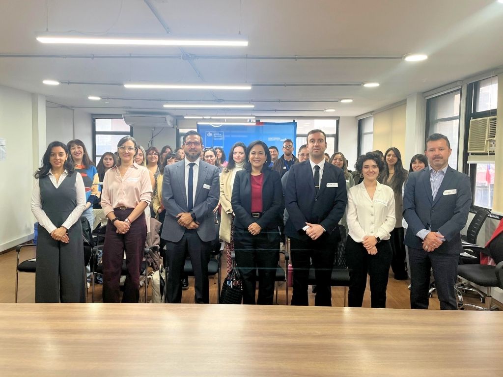 Participantes y autoridades en Capacitación Mujeres migrantes, género y gestión